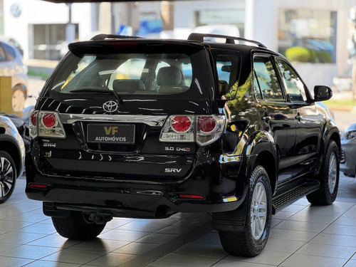 Toyota Hilux SW4 3.0 Srv 5l 4x4 Aut. 5p