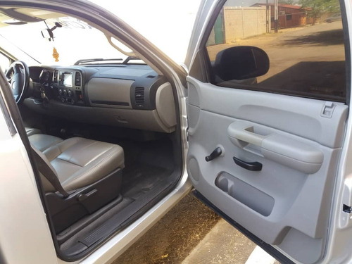 Imagen 7 de 13 de Chevrolet Silverado Ls 4x4