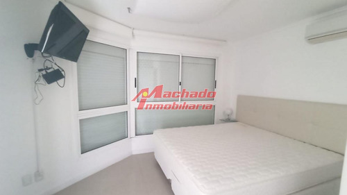 Imagen 10 de 14 de Venta De Apartamento De Tres Dormitorios En Punta Del Este