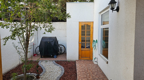 Comoda Casa En Excelentes Condiciones Y Buena Ubicacion.