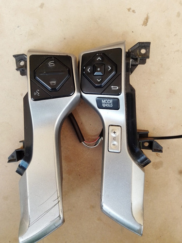 Control Del Volante De Toyota Tacoma (Usado)