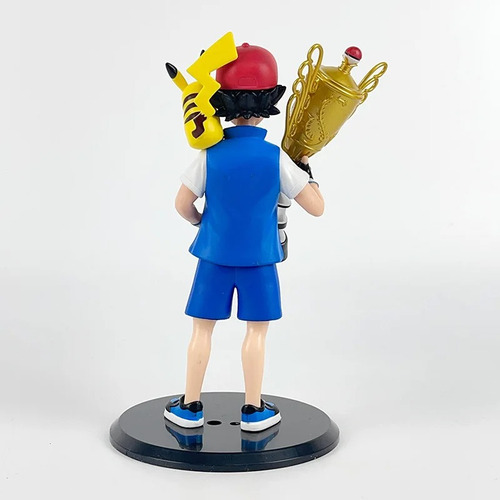 Boneco Ash Ketchum Pokemon Com Trofeu Da Liga 18cm