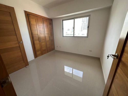 Apartamento De 2 Habitaciones Ubicado En Zona Universitaria