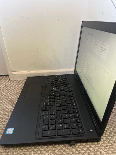 Notebook Latitud 5590 Negro (Usado)