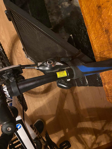 Bicicleta Giant Revel