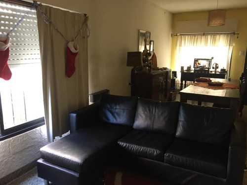 Casa En Venta - 2 Dormitorios 1 Baño - Cocheras - 400 Mts2 - Melchor Romero