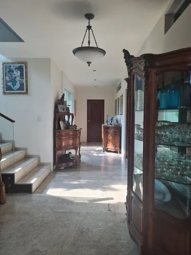 Casa Con Alberca En Venta En San Martinito, Frente A La Vista