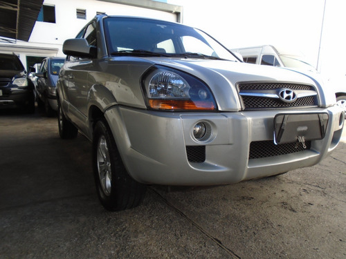 Imagem 4 de 12 de Hyundai Tucson Ano 2014 Cor Prata 92.000km Aut. Nova