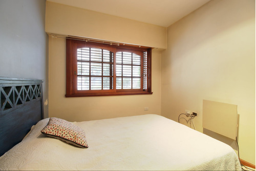 Venta Casa 5 Ambientes Jardin Y Cochera Playroom