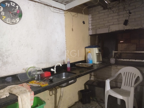 Casa Em Lomba Do Pinheiro Com 5 Dormitórios - Lu431396
