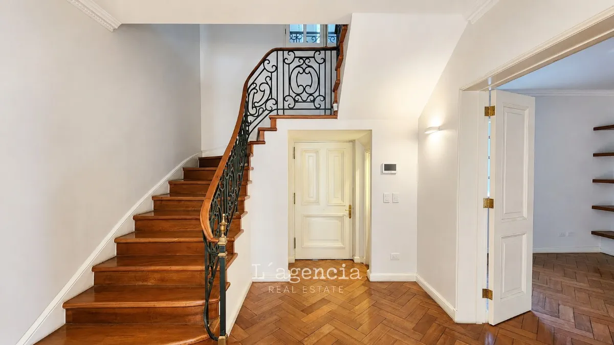 Imagen 4 de 30 de Estilo Frances - Remodelada - Gran Jardín