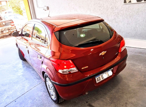 Imagen 2 de 11 de Chevrolet Onix 2018 1.4 Joy Ls + 98cv