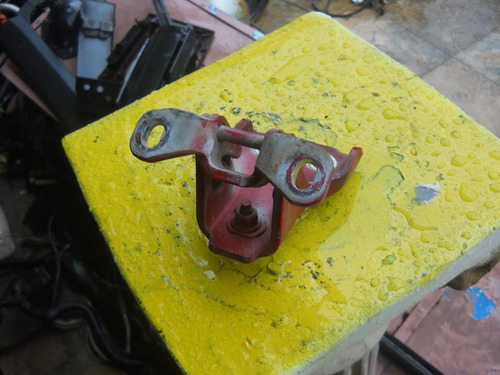 Imagen 2 de 3 de Vendo Bisagra Delantera Derecha Superior De Ford F250, 2001
