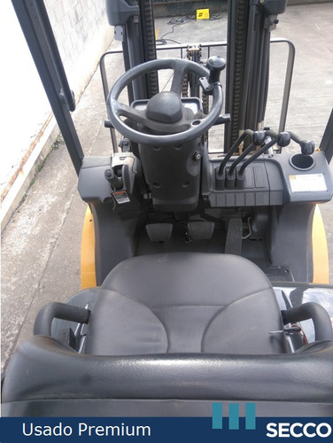 Imagen 4 de 5 de Autoelevador Cat Usado 2.5 Tn Diesel, Premium