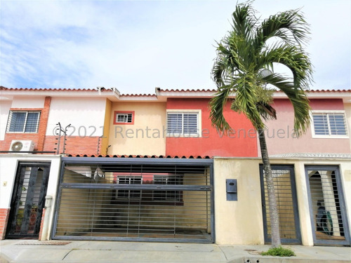 Kl Vende Excelente Casa En La Urb. La Rosaleda Barquisimeto #24-14145