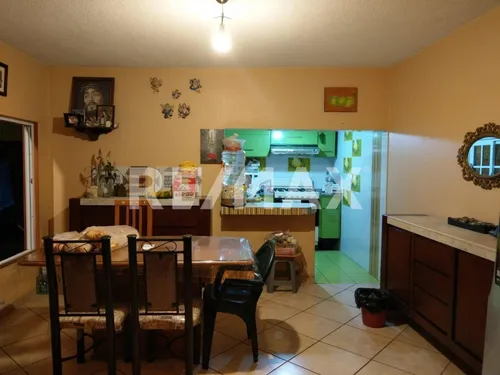 Jhs Casa En Venta En Colonia Amp. Las Águilas, Nezahualcóyotl