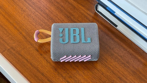 Parlante JBL Go 3 portátil con bluetooth waterproof grey