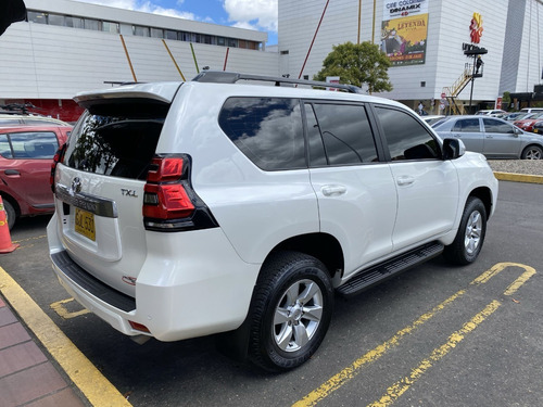 Imagen 9 de 23 de Toyota Prado 3.0 Txl