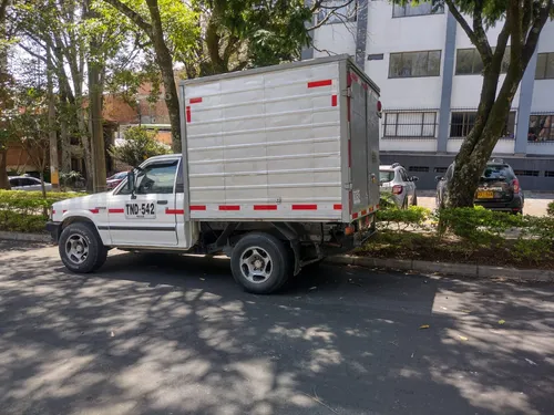 Mazda B2200 2.2 B2200