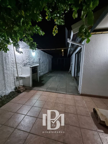 Casa En Venta De 4 Dorm. En Las Condes