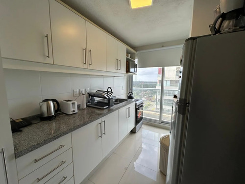 Disponible En Alquiler, Piso Alto, Linda Vista A La Playa Mansa