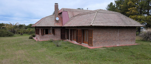 Imagen 3 de 10 de Exclusiva Casa De Campo De 28 Hectáreas, Sobre Asfalto. Gualeguaychú