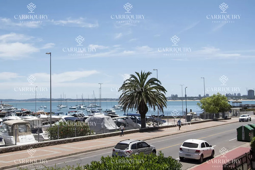 Gran Oportunidad De Venta, En La Zona Del Puerto De Punta Del Este.