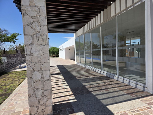 Terreno En Venta En Zibata, Dentro De Exclusiva Privada Yavia