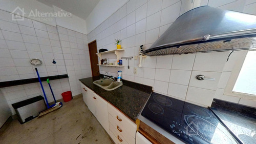 Venta De Departamento En Belgrano R De 5 Ambientes.