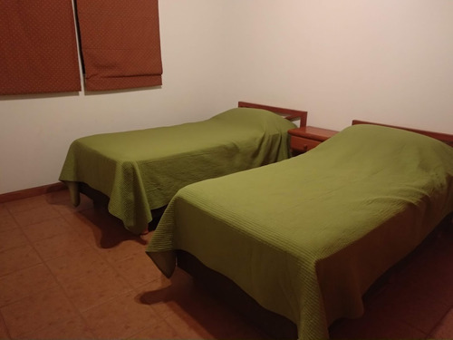 Casa En Hermoso Entorno Frente Al Tennis Club Para 6 Personas. Semana Santa. $ 900000 Del 16 Al 21 De Abril 2025.