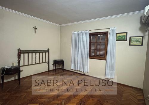 Venta Casa 7 Ambientes Moreno Centro