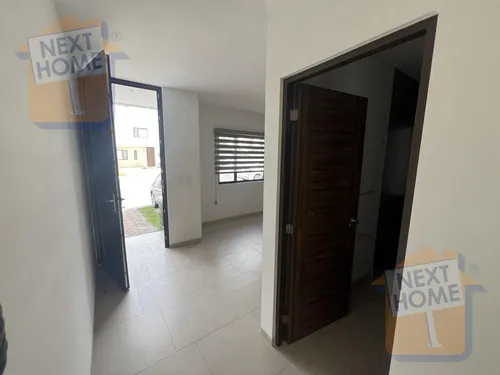Venta Casa Con Roof Y Jardín Excedente En Entrecielos Querétaro