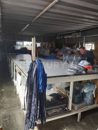 Venta De Local (maquila), Col. Jardines Alcalde, Guadalajara, Jalisco.