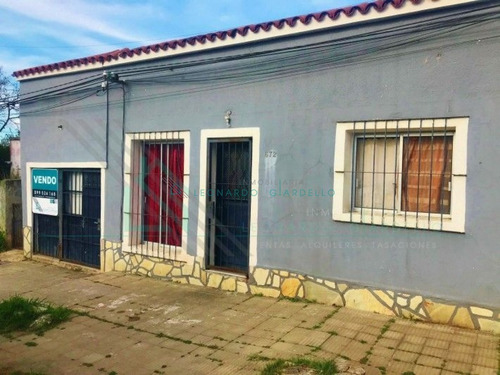 Imagen 2 de 30 de Colonia Del Sacramento - Linda Casa Al Frente Y 2 Apartamentos