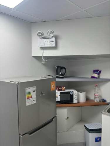Arriendo Localcomercial Promo Farmacia/maciver-parqueforesta