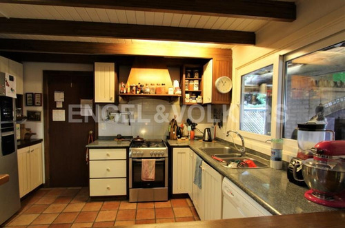 Encantadora Casa En Venta En Altos De La Tahona