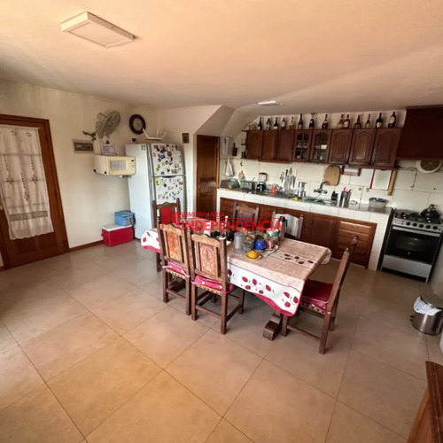 Exclusiva Propiedad De 570 M2 En 3.000 M2 Cuadrados De Terreno