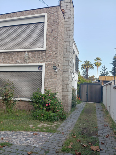Gran Casa Comercial En El Mejor Sector De Ñuñoa