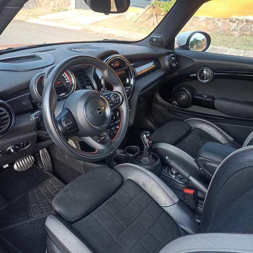 Mini John Cooper Works 2.0 Hot Chilli At