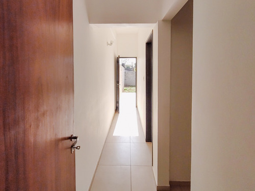 Imagen 8 de 17 de Departamentos 2 Ambientes En Planta Baja Con Patio, Escobar Centro.