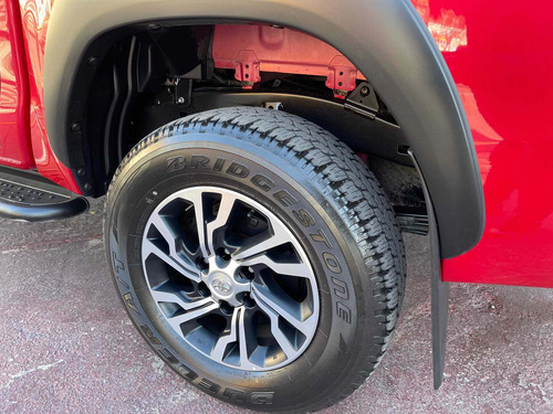 Imagen 11 de 15 de Toyota Hilux Gr V6 L/20