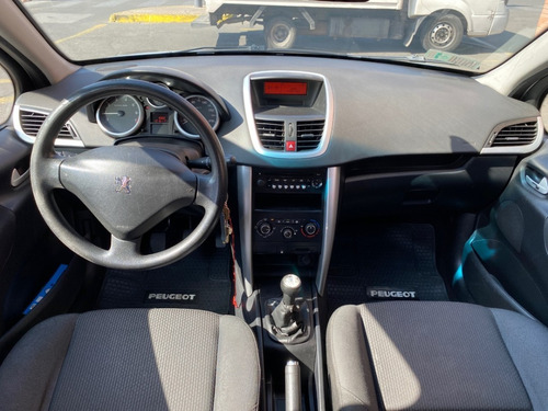 Imagen 12 de 15 de Peugeot 207 1.4 Premium Mec 2012