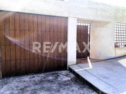 Vive El Lujo En Santa Fe: Casa Con Vistas, Comodidades Y Ubicación Única