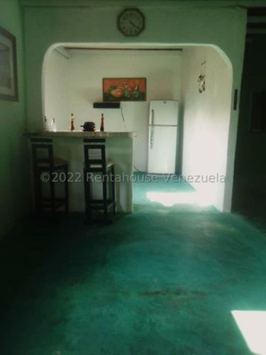 Imagen 5 de 8 de Amplia Casa Con Locales Comerciales En El Sector Centro De San Juan De Los Morros. 22-22850. Yinett A.