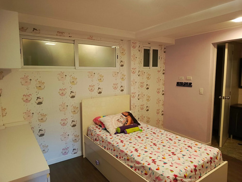 Town House En Venta Urb. El Peñón Baruta