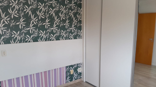 Apartamento Semi- Mobiliado 02 Dormitórios, 01 Suíte,andar Alto,na Cidade Baixa