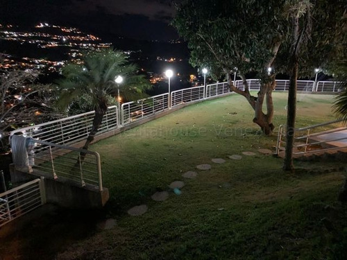 Imagen 14 de 15 de Casa En Venta En Cumbres De Curumo 21-6969 Carolina Fermoso 0424-2083128