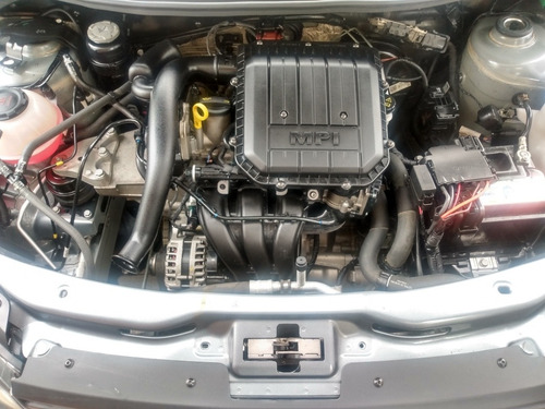 Imagem 6 de 14 de Volkswagen Voyage 2020 1.0 12v Total Flex 4p