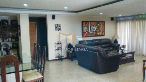 Imagen 14 de 21 de Mk Inmobiliaria, Vende Bella Y Cómoda Casa De 1389,88 Mts² De Terreno Y 403,81 Mts² De Construcción, Ubicada En La Urbanización Karimao Country / 04128517764
