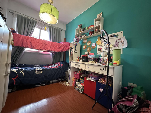 Venta- Departamento 3 Ambientes En Flores, Luminoso Con Balcón, Contrafrente